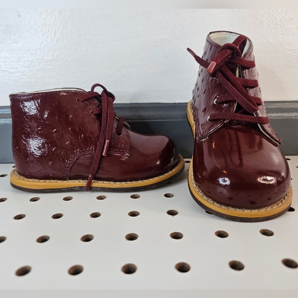 JOSMO WALKER Patent Ostrich Walking Shoes Size: 5 toddler Color: Burgundy - Picture 3 of 10